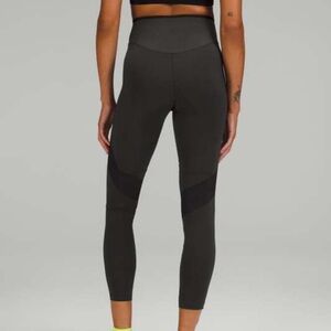 Lululemon Seamless Mesh High-Rise Training Tight 25"
Graphite Grey
A247